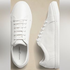 White sneakers, size 8